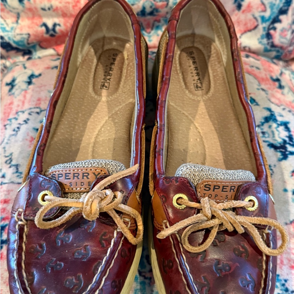 Sperry Top-Sider Angelfish Embossed Anchor Boat Shoe in Wine, Size 8, Preloved